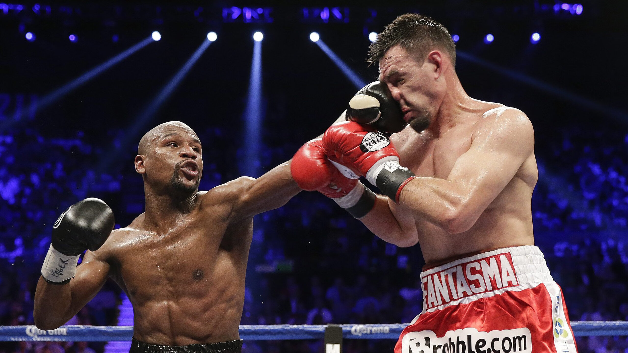 青少年足球名人讲座走进校园，激励青少年的梦想与奋斗，青少年足球宣传片